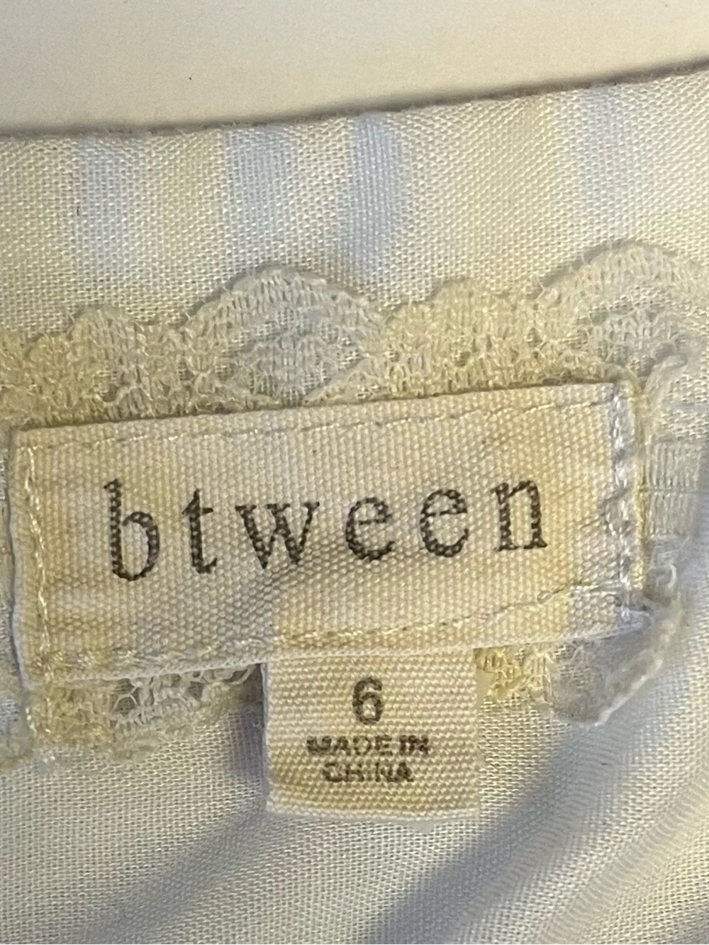 Girls Dress Size 6 White Black Embroidered Floral Detail Tie-Shoulder btween - Picture 4 of 7